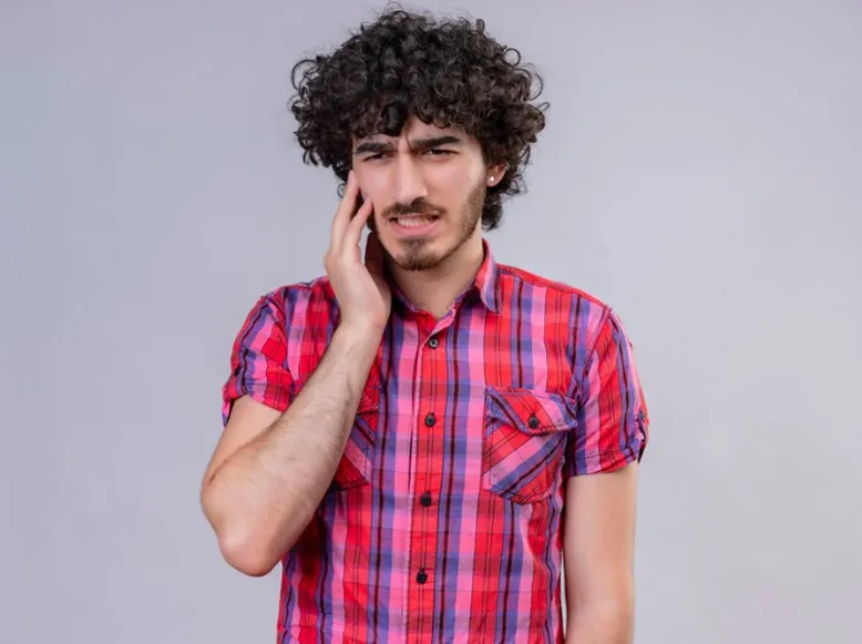 Diş Ağrısı Kulağa Vurur Mu?